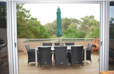 STYLISH HOLIDAY HOME OPPOSITE SURF - Holiday Adelaide 1