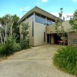 STYLISH HOLIDAY HOME OPPOSITE SURF - Holiday Adelaide 0