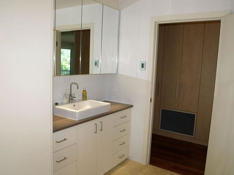 ILUKA - Holiday Adelaide 3