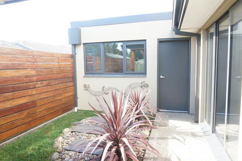 Bens Place Modern & Convenient - Holiday Adelaide 4