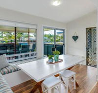 Finlays Retreat Pet Friendly House Yamba - Holiday Adelaide