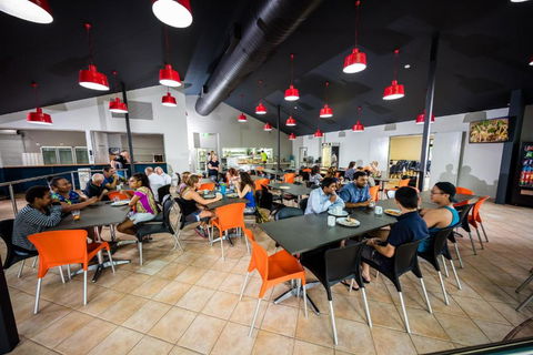 Cairns Adventure Lodge Includes All Meals Served In The Dining Hall - Holiday Adelaide 2