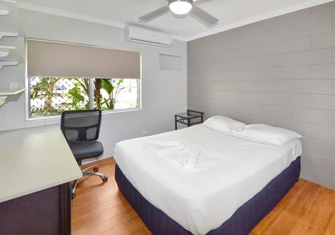 Cairns Adventure Lodge Includes All Meals Served In The Dining Hall - Holiday Adelaide 6