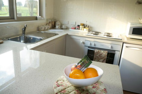 Little Lake Cottage - Holiday Adelaide 5