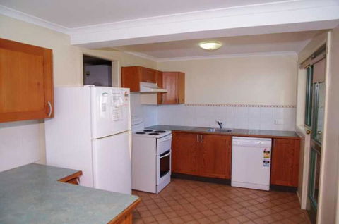 Beachfront 5 25 Willow Street - Holiday Adelaide 3
