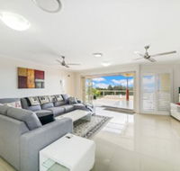 Redcliffe Peninsula Penthouse - Holiday Adelaide