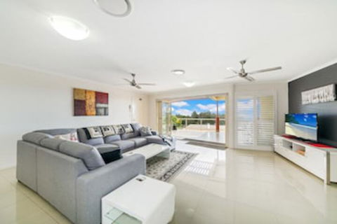 Redcliffe Peninsula Penthouse - Holiday Adelaide 0