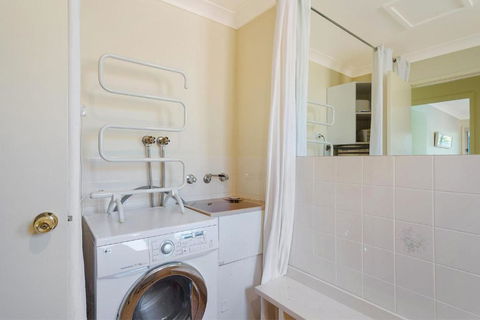 Beach Breakers Apartment Stunning Views - Holiday Adelaide 4