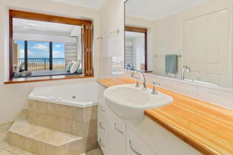 Luxury Beach Unit Dolphin Heads - Holiday Adelaide 0