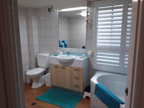 Jackies Holiday Apartment - Holiday Adelaide 6