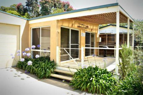 Metung Cottage - Holiday Adelaide 5
