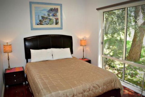 Metung Cottage - Holiday Adelaide 2