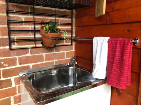 The Shopkeepers Quarters - Holiday Adelaide 4