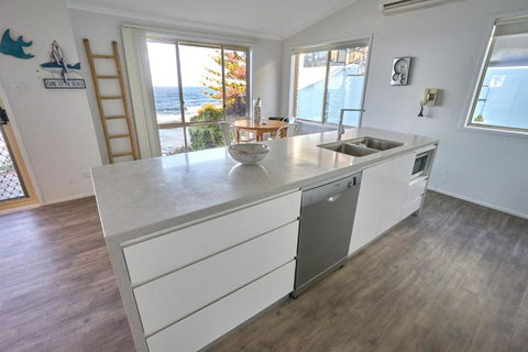 Kalimna Blue Bay NSW - Holiday Adelaide 2