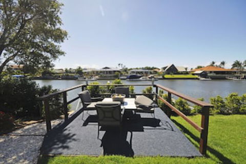 Bribie Island Canal Holiday Destination - Holiday Adelaide 0