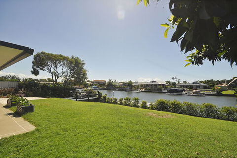 Bribie Island Canal Holiday Destination - Holiday Adelaide 2