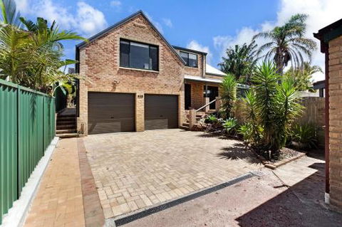 Salt Wood Cabin Style Retreat - Holiday Adelaide 1