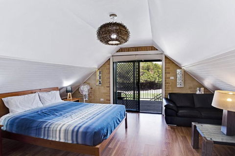 Salt Wood Cabin Style Retreat - Holiday Adelaide 6
