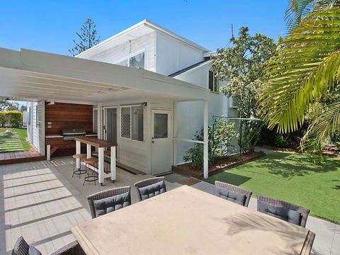 Oceanfront Beach House On Marine Parade - Holiday Adelaide 2