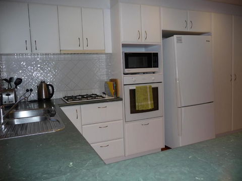 Shepp Central Apartment - Holiday Adelaide 4