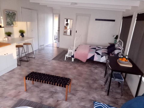 The Husky House Or The Husky Studio Suite - Holiday Adelaide 3