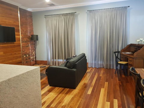 Sublime Spa Apartments - Holiday Adelaide 6