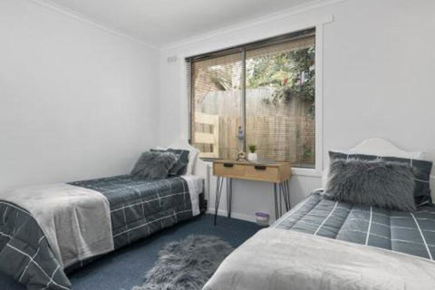 Elkie Villa 2 Bedroom Unit Burnie - Holiday Adelaide 7