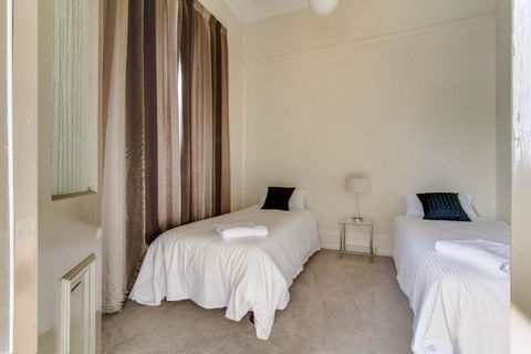 The Managers Residence - Holiday Adelaide 2