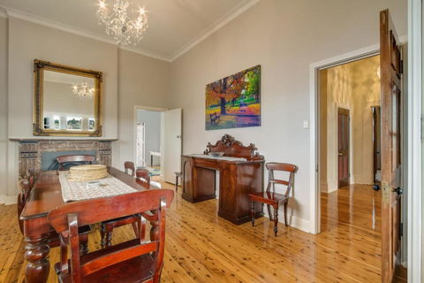 The Managers Residence - Holiday Adelaide 4