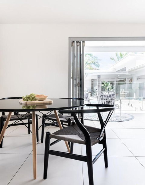 Noosaville Hideaway - Holiday Adelaide 1