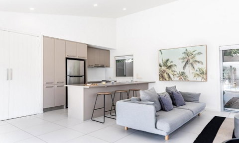 Noosaville Hideaway - Holiday Adelaide 5