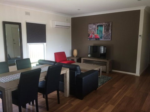 Costa Park Cottage Dio Armidale - Holiday Adelaide 4