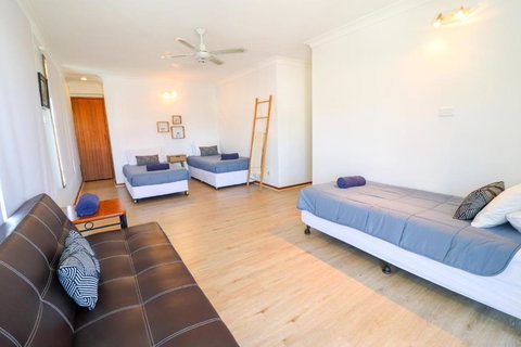 Ripples By The Sea - Holiday Adelaide 1