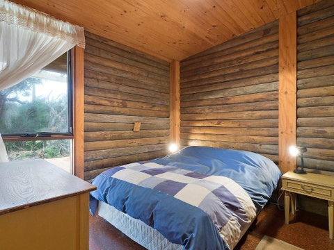 98 Ocean Parade Rustic Log Cabin - Holiday Adelaide 5