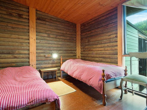 98 Ocean Parade Rustic Log Cabin - Holiday Adelaide 3