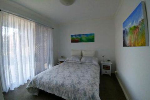 Ven & Marks Place - Holiday Adelaide 3