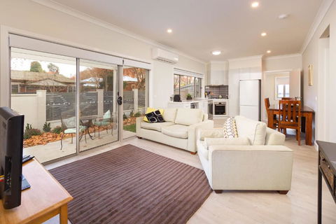 Central Sojourn On Wilcox - Holiday Adelaide 5