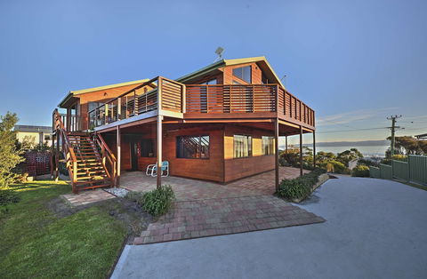 Zenith - Holiday Adelaide 0