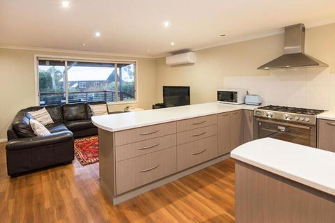 Eagle Bay Beach House - Holiday Adelaide 6