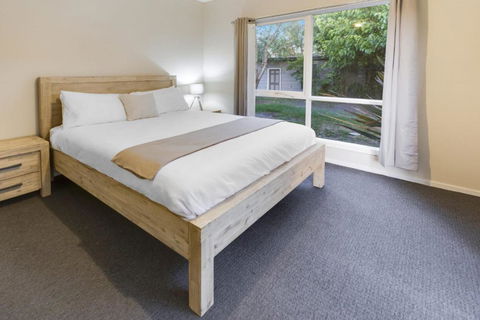 Bluff View River House Stunning Riverfront - Holiday Adelaide 7