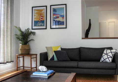 17 Naiad Court Modern Open Plan Family Home With Covered Outdoor Area & Double Lock Up Garage - Holiday Adelaide 2