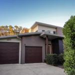 17 Naiad Court Modern Open Plan Family Home With Covered Outdoor Area & Double Lock Up Garage - Holiday Adelaide 0