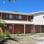 31 Bombala Crescent Two Storey Home With Covered Outdoor Deck Fully Fenced Backyard. Pet Friendly - Holiday Adelaide 0
