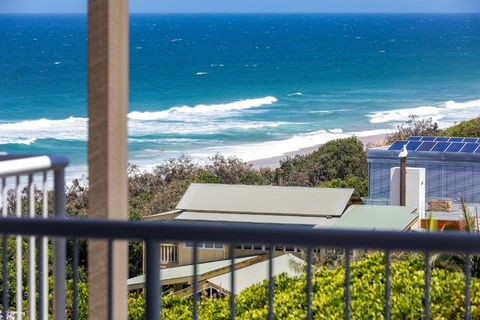 Wake Up To Ocean Views In Stylish Comfort - Holiday Adelaide 6