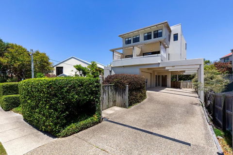 Wake Up To Ocean Views In Stylish Comfort - Holiday Adelaide 7