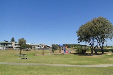 Birubi Beach House 14 Campbell Avenue Fantastic House & Close To The Surf Beach - Holiday Adelaide 5