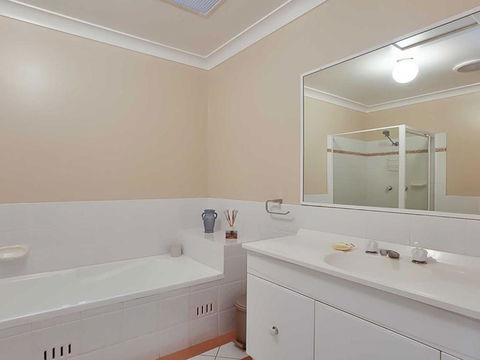 Sunset On Birubi Pet Friendly Air Con Water Views WIFI & Outdoor Spa - Holiday Adelaide 4