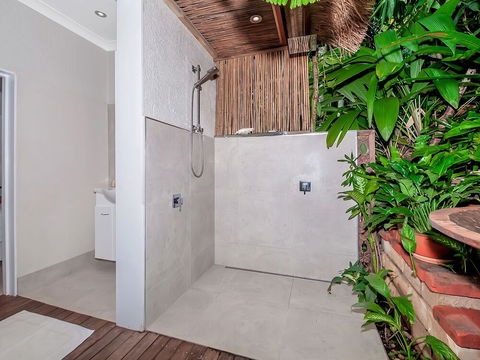 Unique Tropical Rainforest Getaway - Holiday Adelaide 3