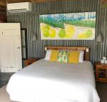 Bed in a Shed Vineyard Stay - Holiday Adelaide