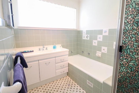 Coastal Horizons Beach House - Holiday Adelaide 1